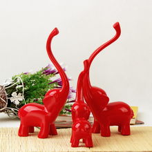 伍月鸟 三口之家的诗意祝福——树脂工艺品与工艺扇的家居装饰魅力